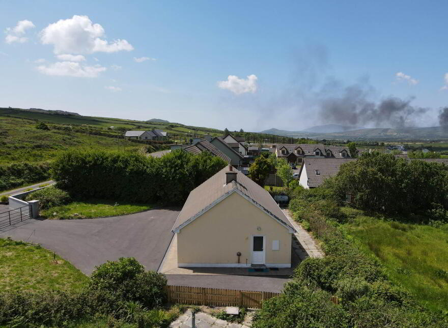 Carna Cottage, Garrynadur, Lispole