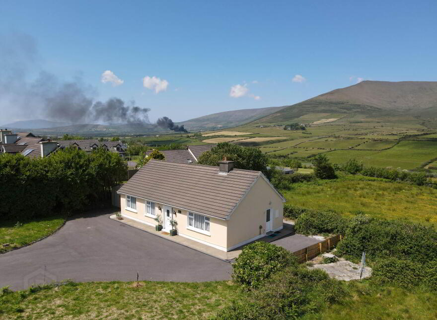 Carna Cottage, Garrynadur, Lispole