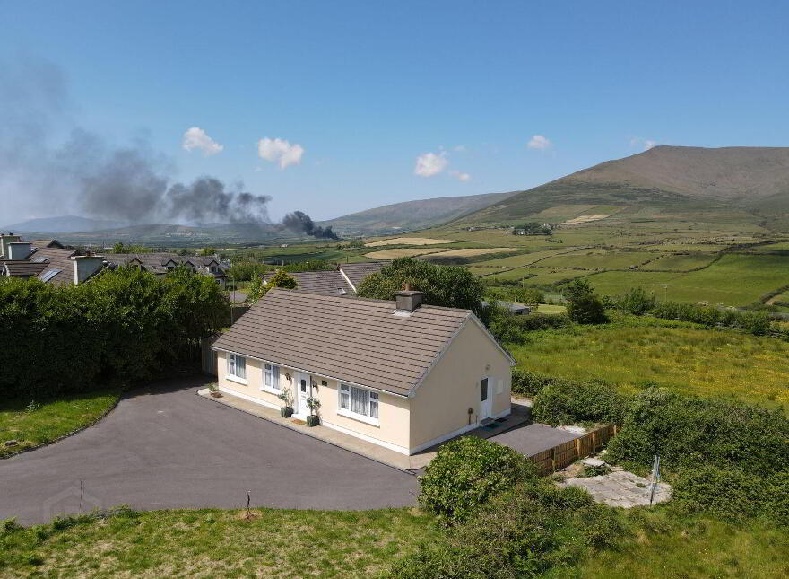 Carna Cottage, Garrynadur, Lispole, V92C8C0