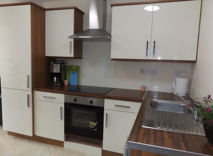 Flat 2, 75/77 Sandhurst Drive, Belfast, BT9 5AZ