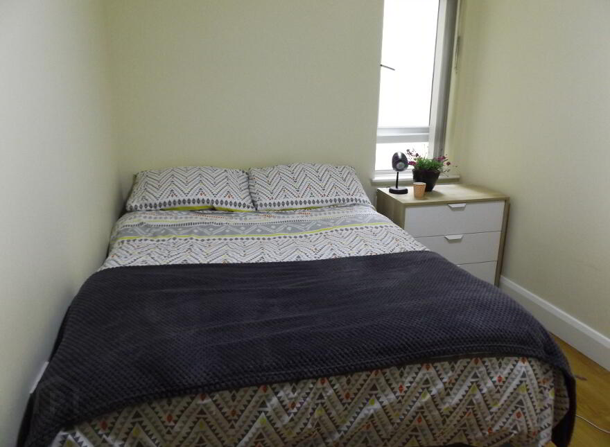 Flat 2, 75/77 Sandhurst Drive, Belfast, BT9 5AZ
