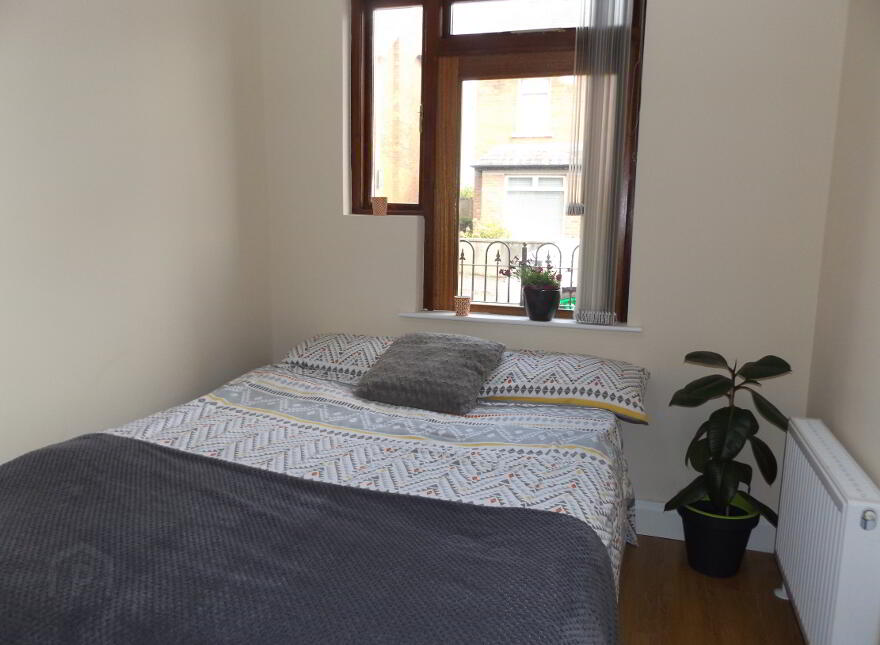Flat 2, 75/77 Sandhurst Drive, Belfast, BT9 5AZ