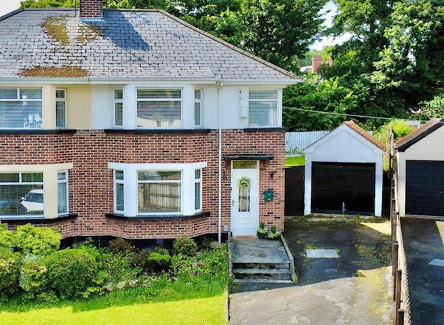 47 Aberfoyle Crescent, Derry, BT48 7PG photo
