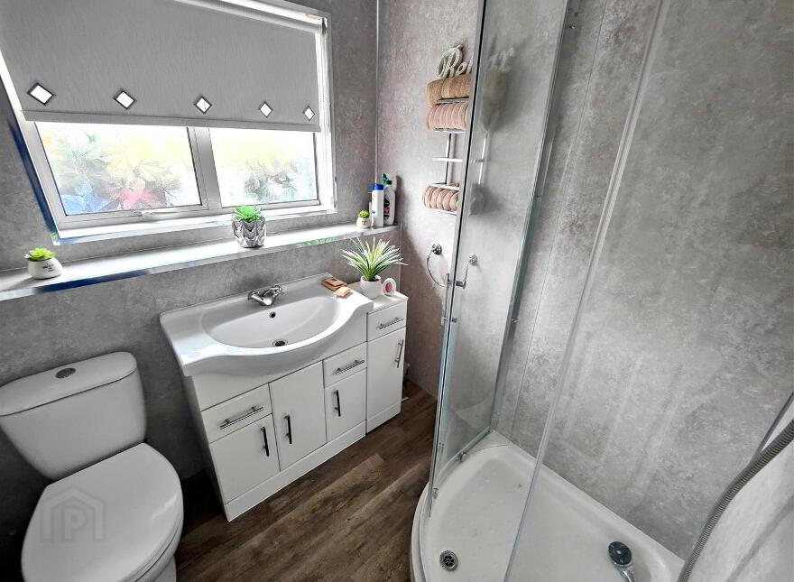 10 Forthriver Green, Belfast, BT13 3UR