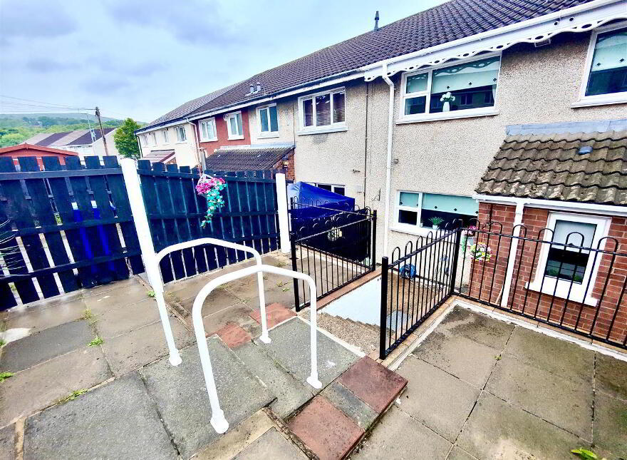10 Forthriver Green, Belfast, BT13 3UR