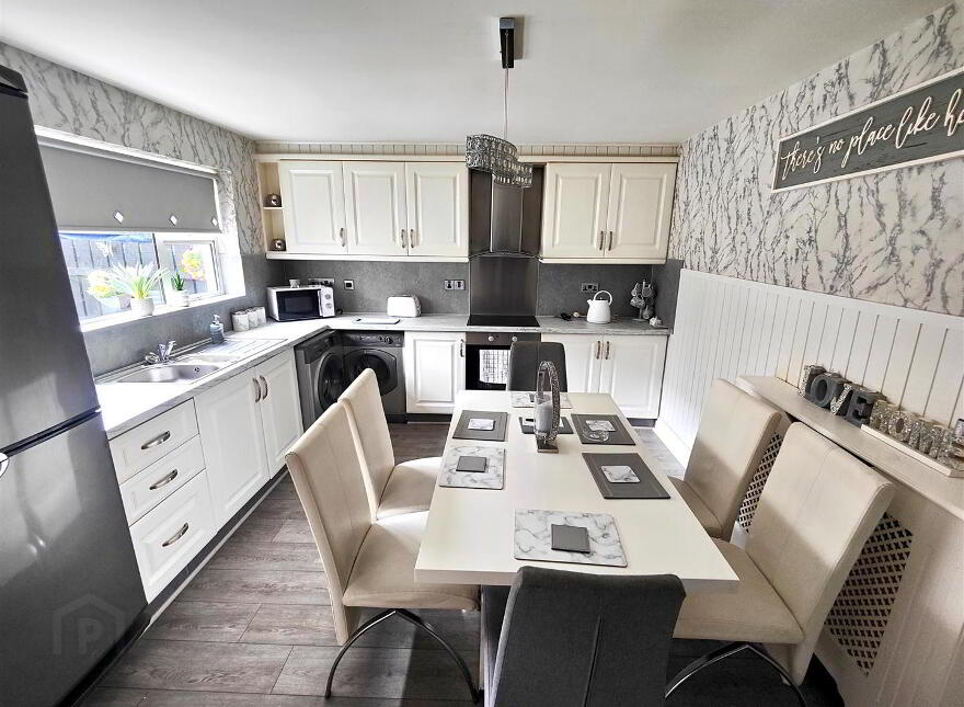 10 Forthriver Green, Belfast, BT13 3UR
