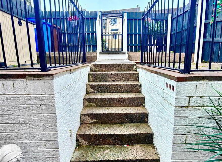 10 Forthriver Green, Belfast, BT13 3UR