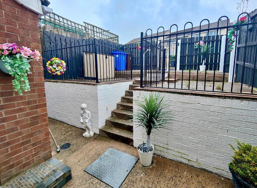 10 Forthriver Green, Belfast, BT13 3UR