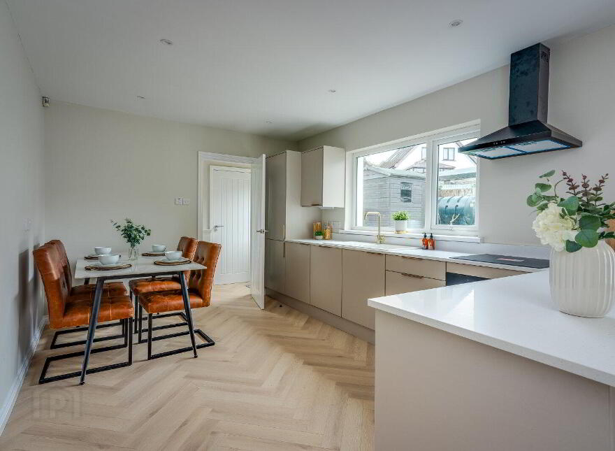 4 Kingsland Crescent, Carrickfergus, BT38 9DY