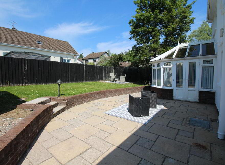 4 Kingsland Crescent, Carrickfergus, BT38 9DY