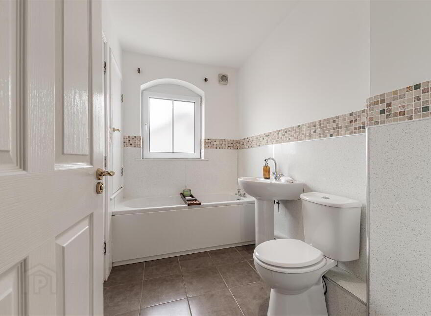 118 Rodgers Quay, Carrickfergus, BT38 8BE