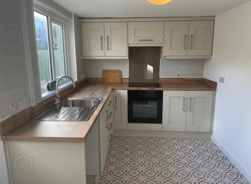 2 Adelaide Avenue, Whitehead, Carrickfergus, BT38 9RZ