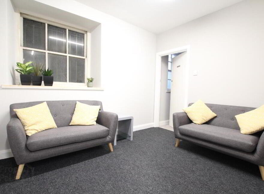 7 Suite Avonmore House, 15 Church Square, Banbridge, BT32 4AP