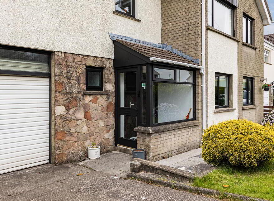11 Glennor Crescent, Carryduff, BT8 8HW
