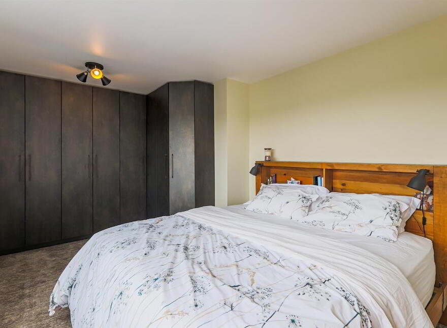11 Glennor Crescent, Carryduff, BT8 8HW