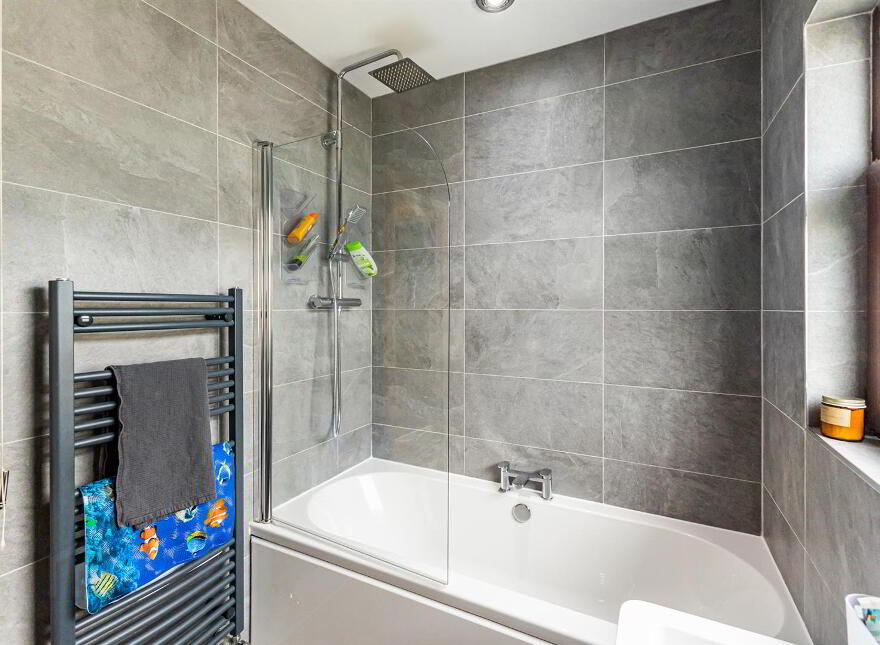 11 Glennor Crescent, Carryduff, BT8 8HW