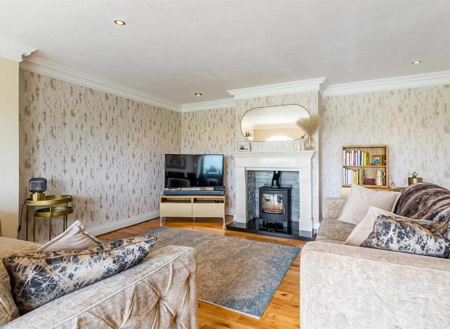 11 Glennor Crescent, Carryduff, BT8 8HW