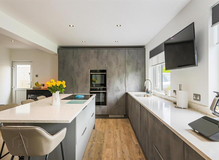 11 Glennor Crescent, Carryduff, BT8 8HW
