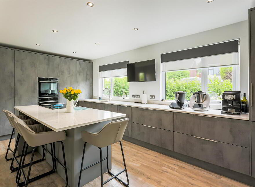 11 Glennor Crescent, Carryduff, BT8 8HW