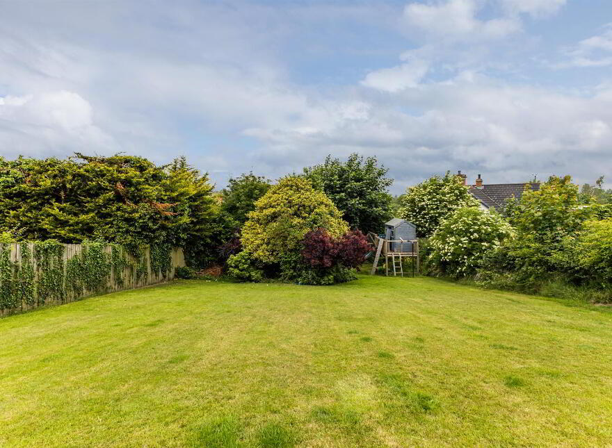 11 Glennor Crescent, Carryduff, BT8 8HW