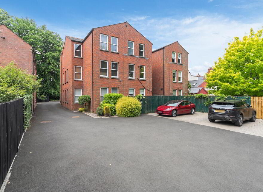 Apt 5 Balmoral View, 96 Balmoral Avenue, Belfast, BT9 6NY