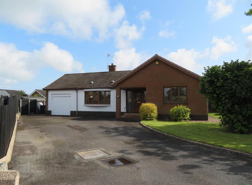 11 Cambrai Heights, Waringstown, Craigavon, BT66 7PY photo