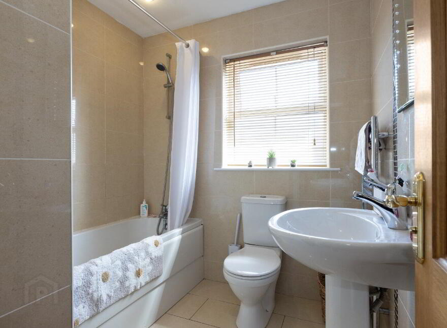 4 Mornington Place, Lisburn, BT28 2WR