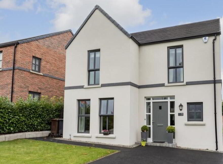 70 Castlegate, Galgorm, Ballymena, BT42 1SD photo