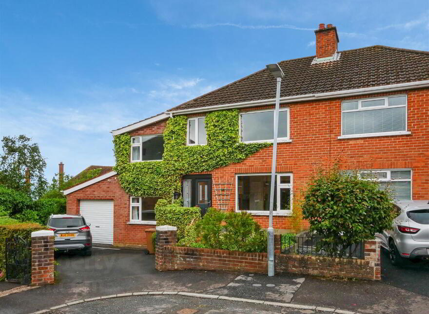 14 Lenaghan Gardens, Saintfield Road, Belfast, BT8 7JG photo