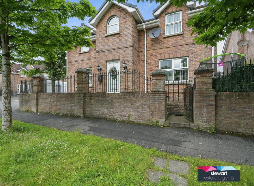 6 Mount Eagles Avenue, Dunmurray, Belfast, BT17 0GT photo