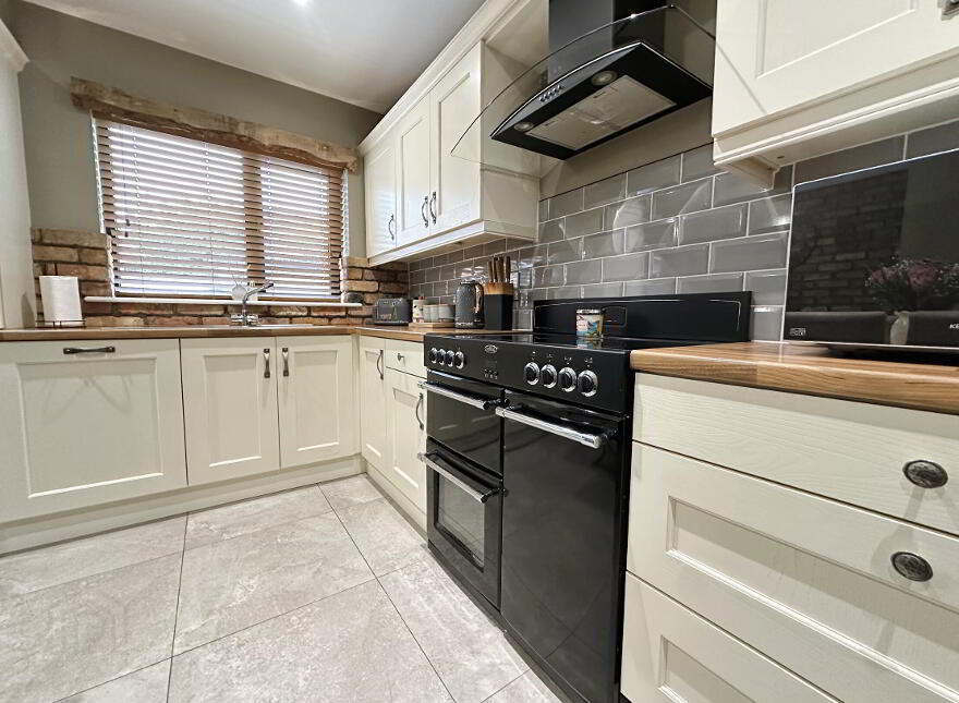1 Bishops Green, Banbridge, BT32 4FB