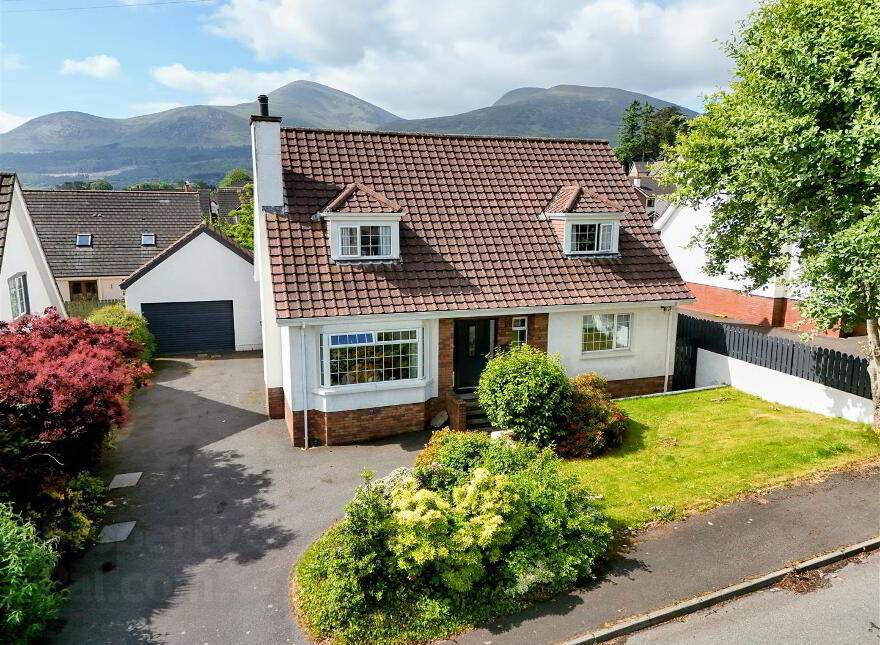 7 Meadowvale, Newcastle, BT33 0SD photo