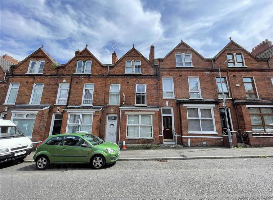 19 Orient Gardens, Belfast, BT14 6LH photo