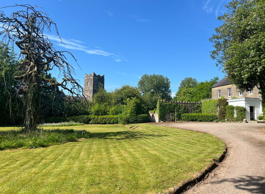 CASTLECAULFIELD HOUSE, 4 Drumreany Road, Castlecaulfield, Dungannon, BT70 3NY
