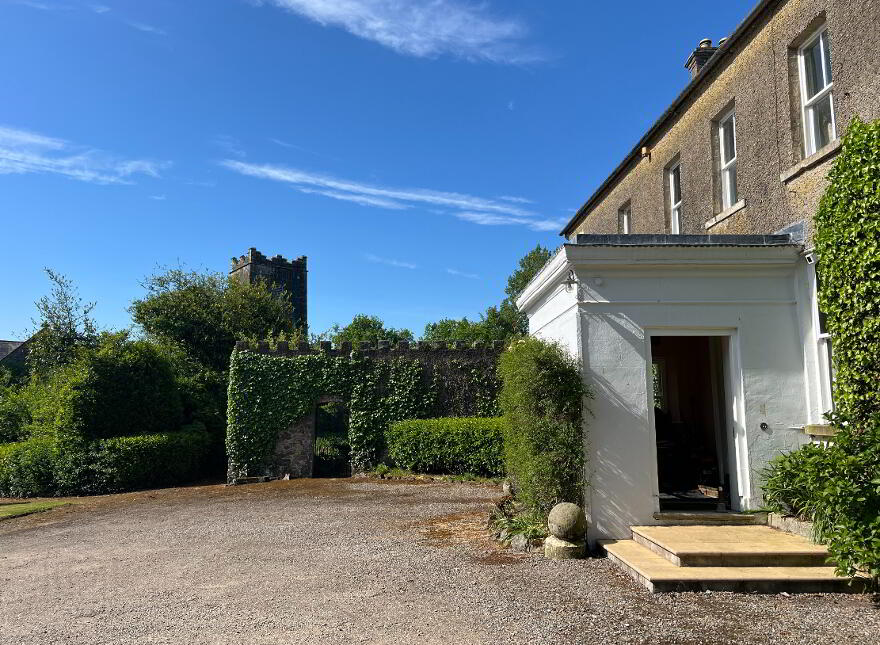 CASTLECAULFIELD HOUSE, 4 Drumreany Road, Castlecaulfield, Dungannon, BT70 3NY