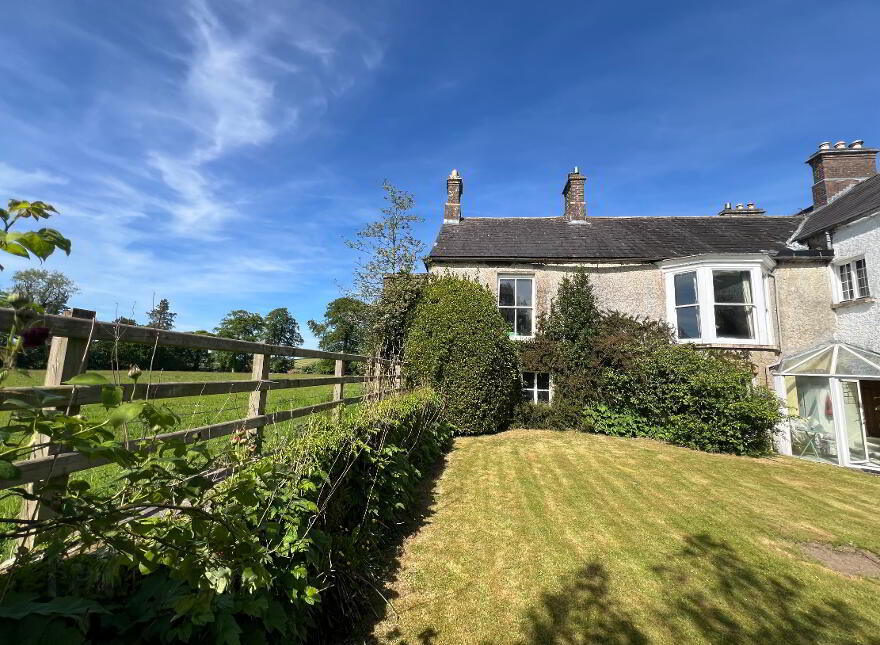CASTLECAULFIELD HOUSE, 4 Drumreany Road, Castlecaulfield, Dungannon, BT70 3NY