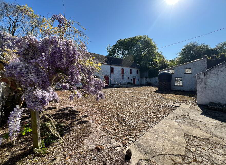 CASTLECAULFIELD HOUSE, 4 Drumreany Road, Castlecaulfield, Dungannon, BT70 3NY