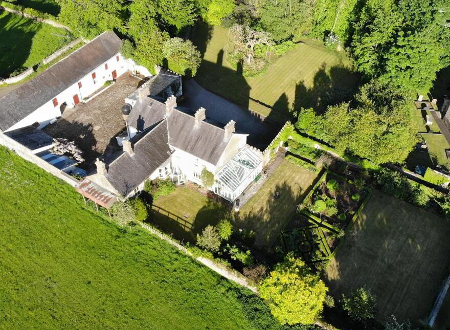 CASTLECAULFIELD HOUSE, 4 Drumreany Road, Castlecaulfield, Dungannon, BT70 3NY