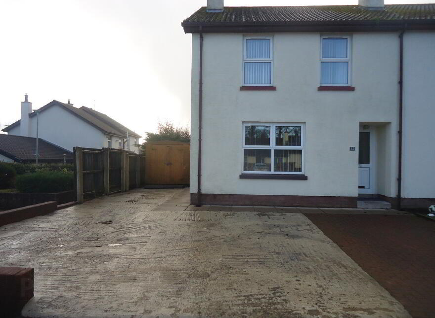 32 Baragh Gardens, Ballinamallard, Enniskillen, BT94 2AQ photo