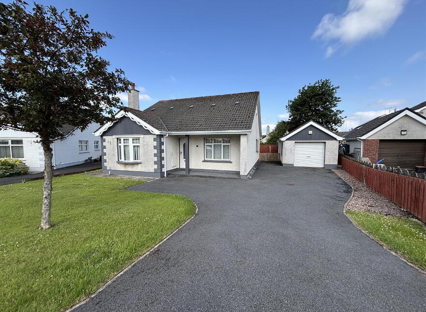 7 Rose Gardens, Limavady, BT49 0TW photo