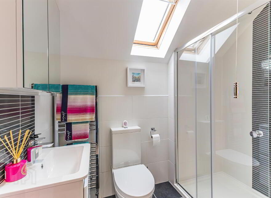 16 Ardnavalley Avenue, Comber, Newtownards, BT23 5WW