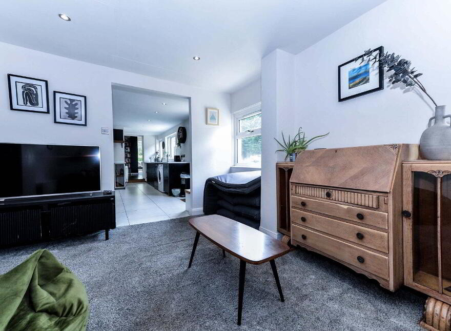 196 Upper Newtownards Road, Belfast, BT4 3ET