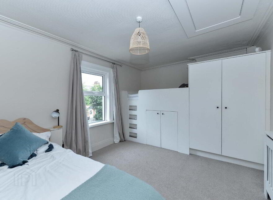 196 Upper Newtownards Road, Belfast, BT4 3ET
