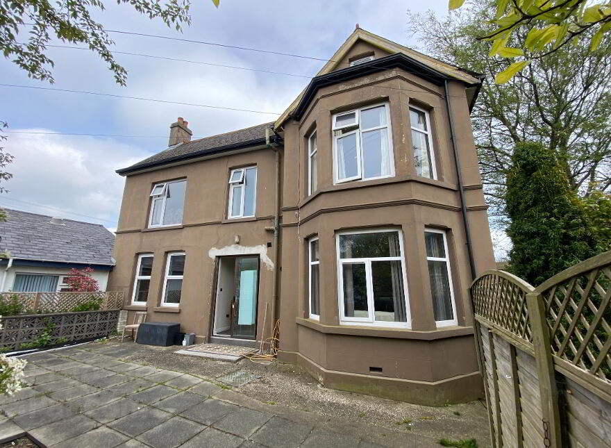 Flat 1 & Flat 2, 46 Springfield Road, Warrenpoint, Newry, BT34 3NW photo