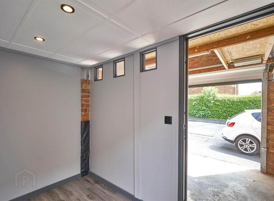 Garage @, 2 Harland Park, Belfast, BT4 1HZ