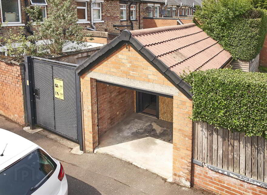 Garage @, 2 Harland Park, Belfast, BT4 1HZ
