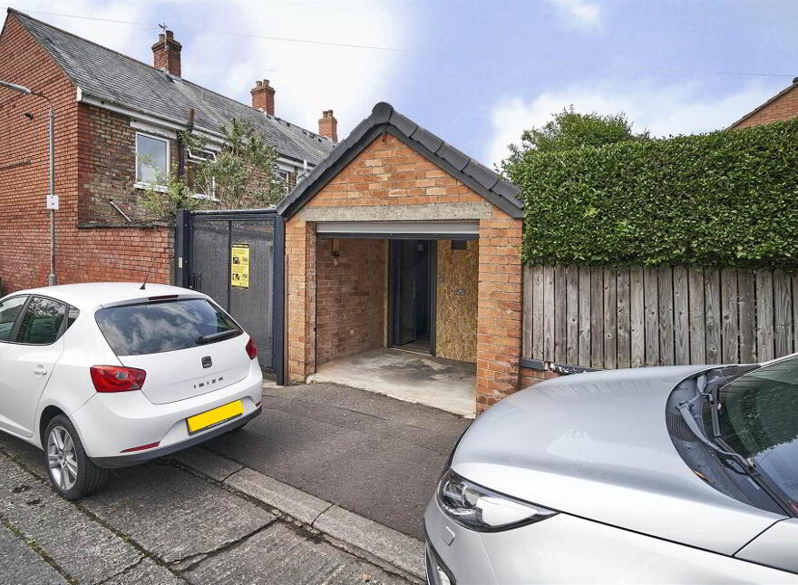 Garage @, 2 Harland Park, Belfast, BT4 1HZ