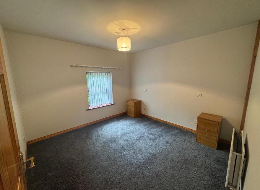 1b Lansdowne Crescent, Larne, BT40 1BW