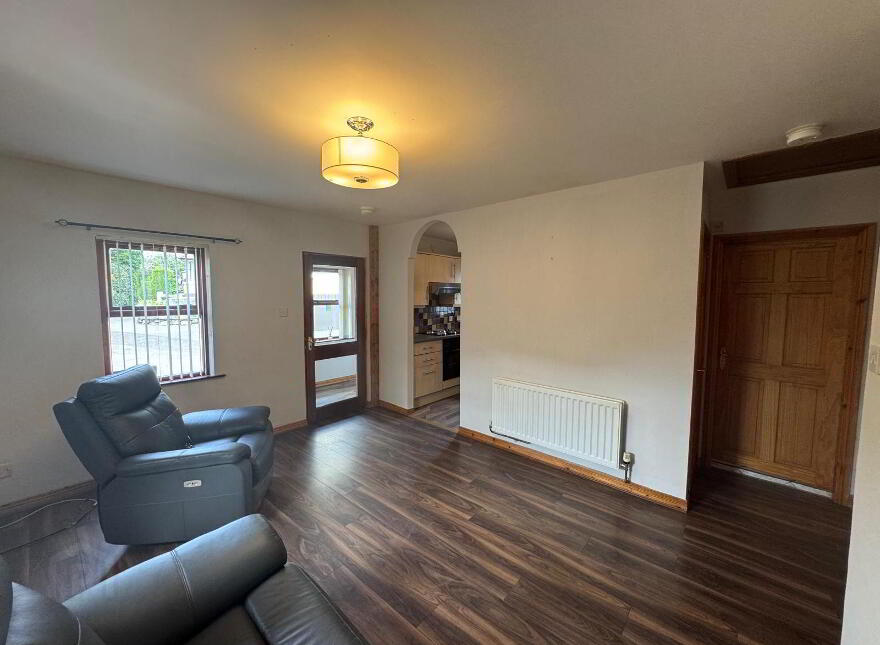 1b Lansdowne Crescent, Larne, BT40 1BW