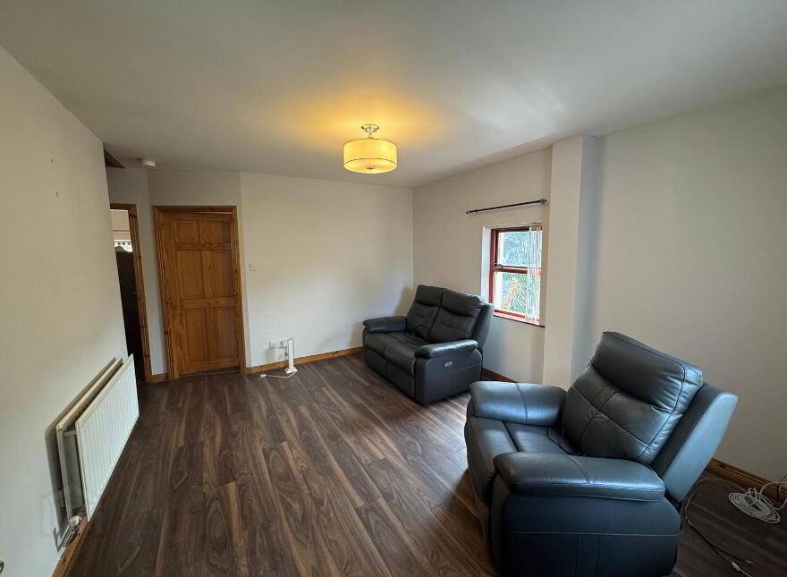 1b Lansdowne Crescent, Larne, BT40 1BW